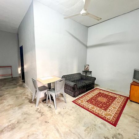 Budget Rest House Padang Besar Bagian luar foto